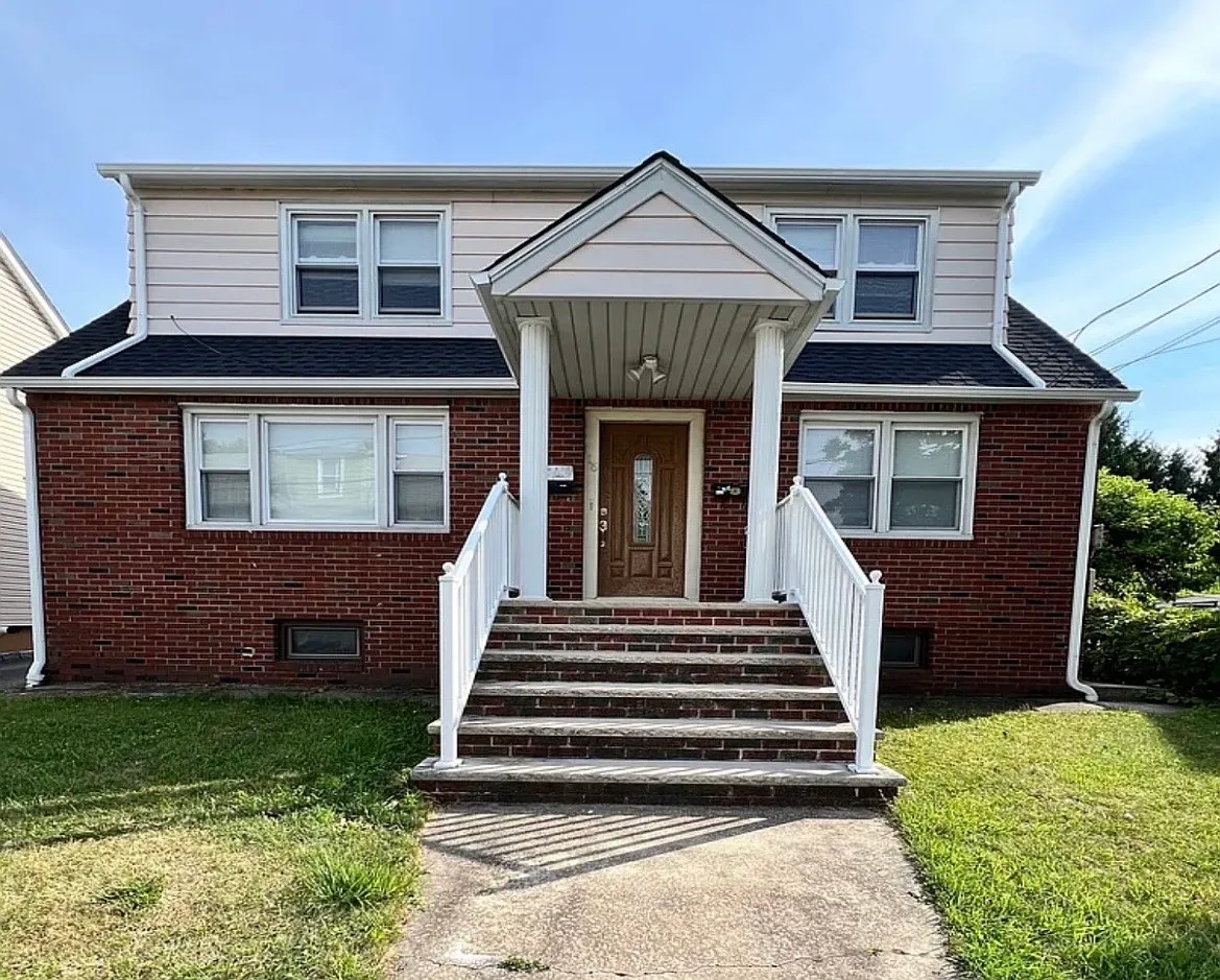 2 bed, 775 sqft, $2,200 — Photo 1