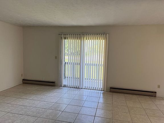 5th image of 7473 Huntington Dr #1