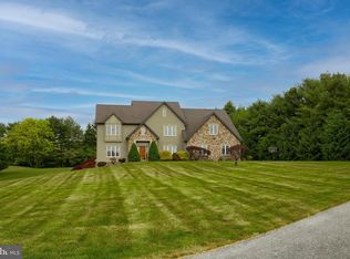 1 Sandman Ct, Fleetwood, PA 19522