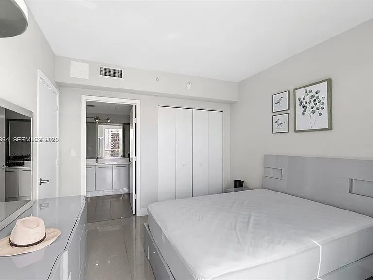 92 SW 3rd St #4702 — Photo 12