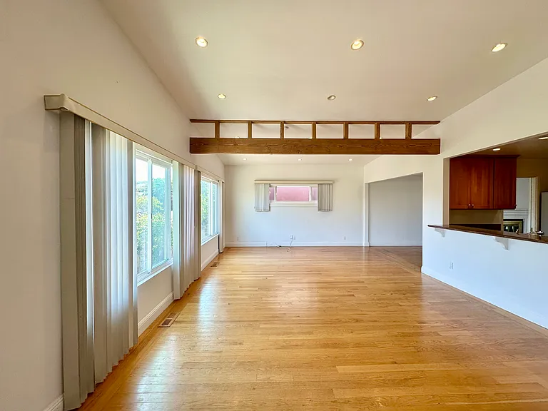 339 Paramount Dr — Photo 9