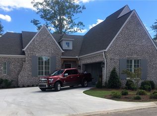 3453 Lakeshore Dr, Opelika, AL 36801