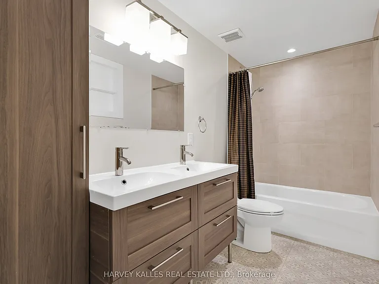 242 Acton Ave #LOWER — Photo 16