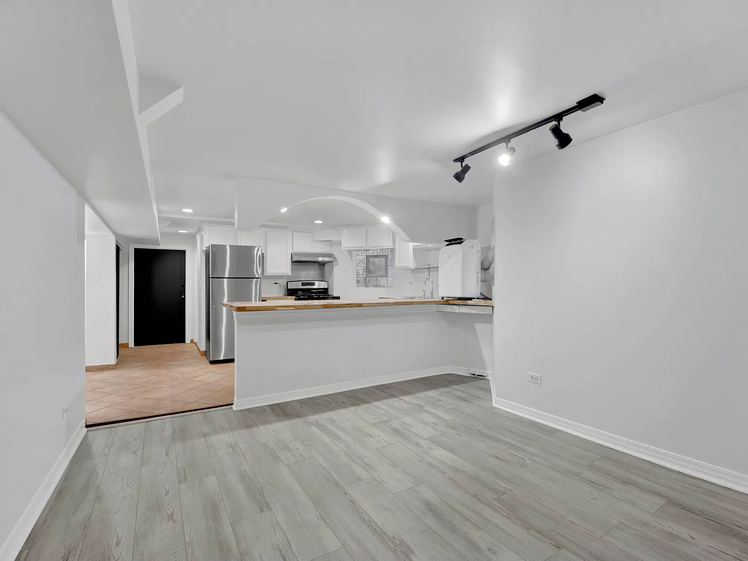 2 bed, $1,399 — Photo 2