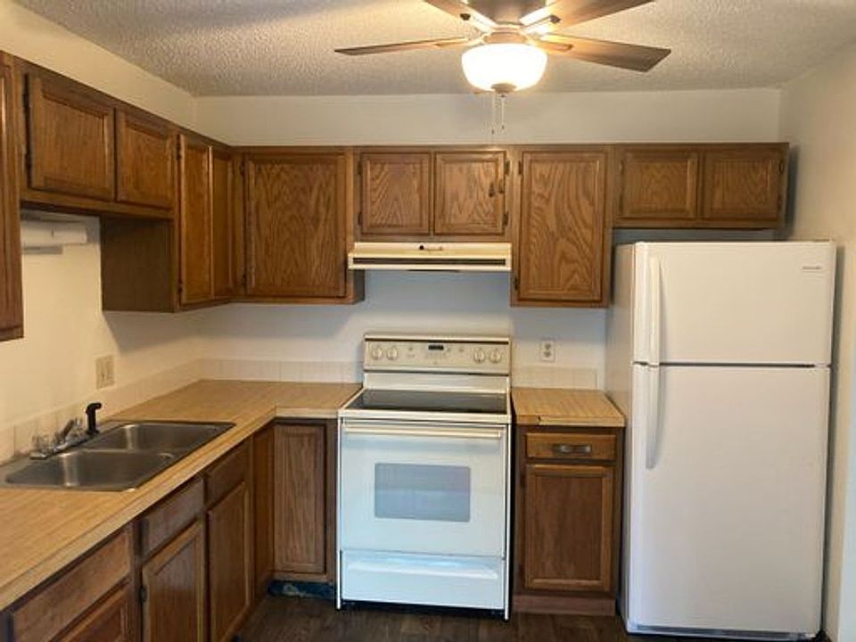2nd image of 612 NE 4th St APT 2