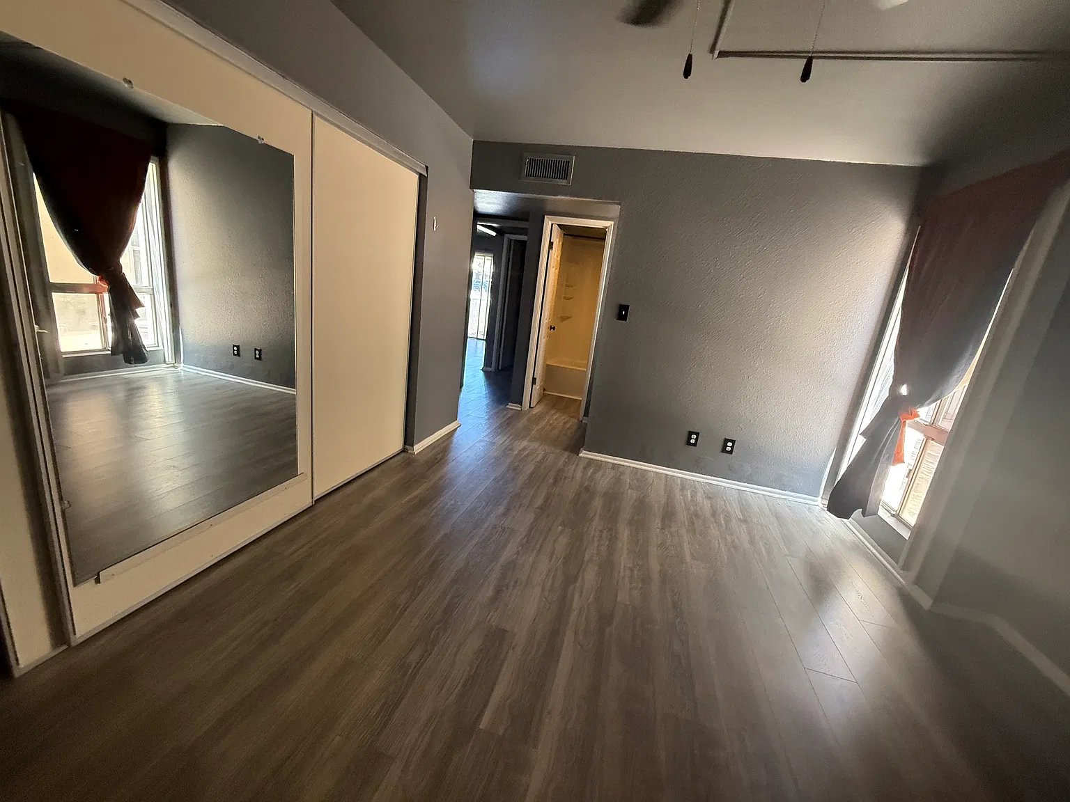 2 bed, 986 sqft, $650 — Photo 2