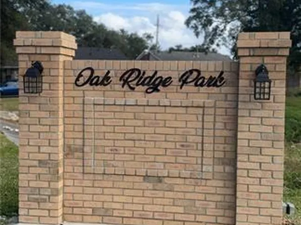 3408 Oak Dr, Violet, LA 70092