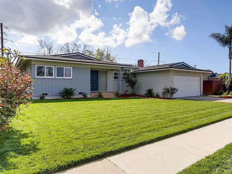 1972 Vuelta Grande Ave — Photo 1