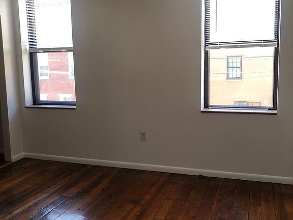 3rd image of 701 S 16th St APT 3