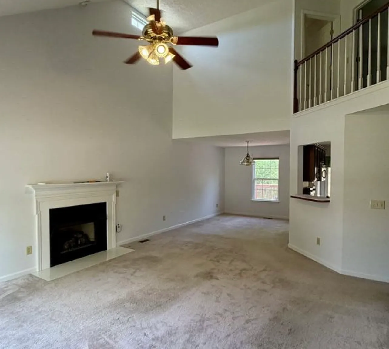 3 bed, 2.5 bath, 1913 sqft, $1,050 — Photo 2