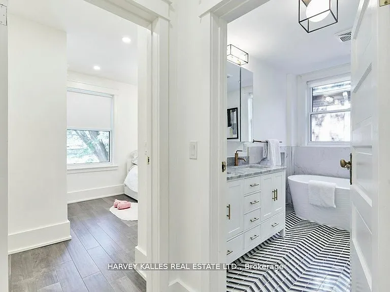 96 Balmoral Ave — Photo 13