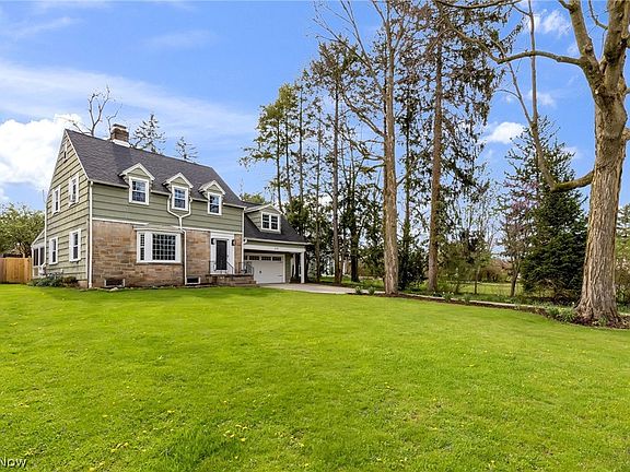 3rd image of 379 Edgewood Rd