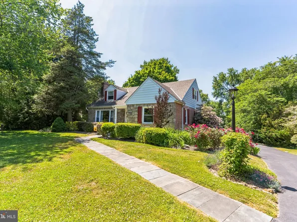 34 Meadows Ln, Haverford, PA 19041