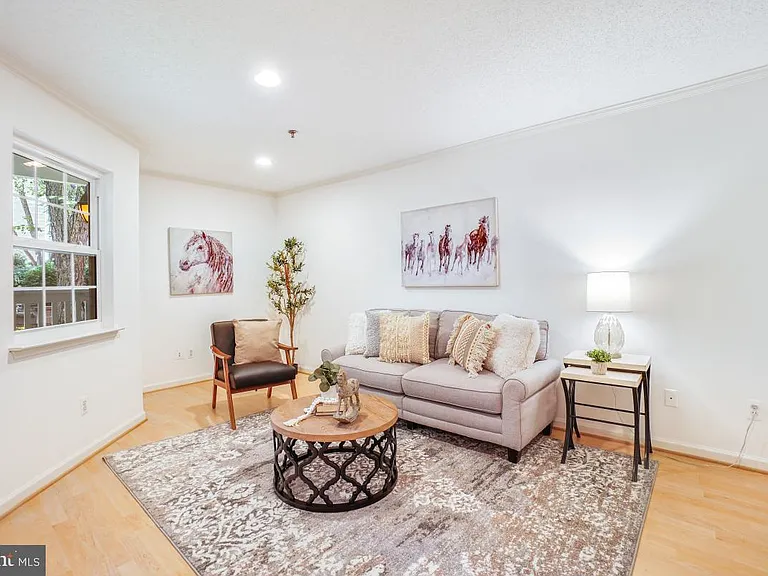 1524 Lincoln Way #100 — Photo 7