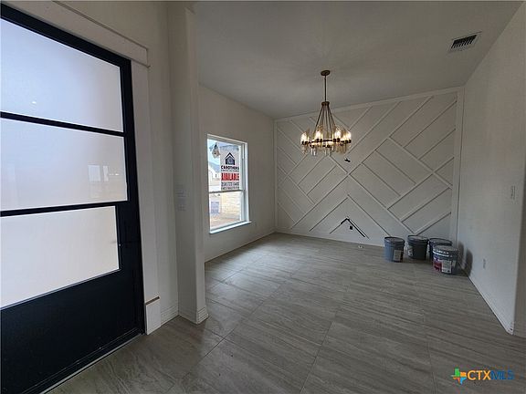 4th image of 302 Rodeo Rd