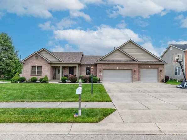 215 Auburn Meadows Ct, Carlisle, OH 45005