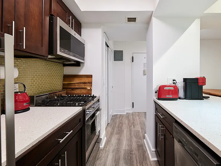 225 E 63rd St #LFF — Photo 6