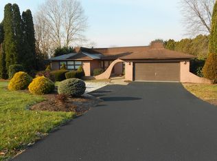 18 S Greco Dr, Sugarloaf, PA 18249
