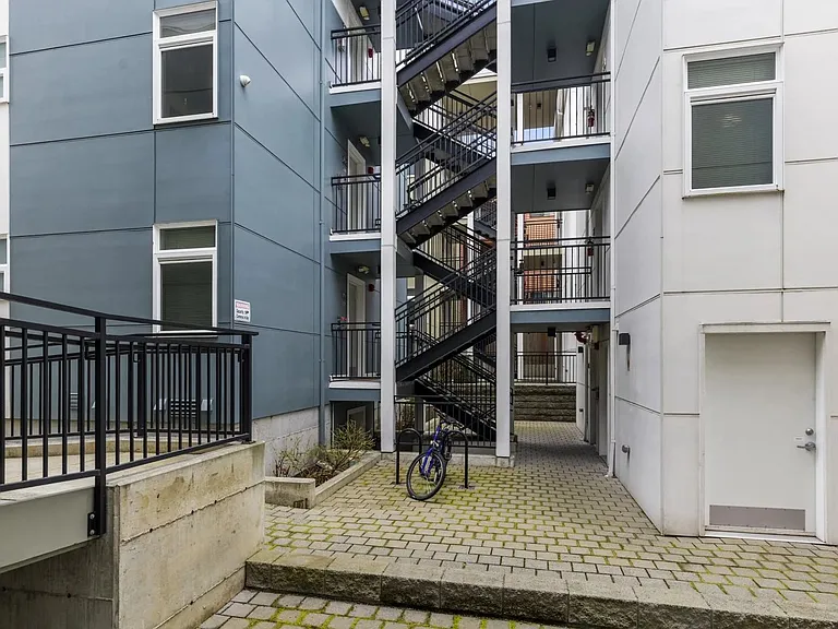 Radian Apartments — Photo 6
