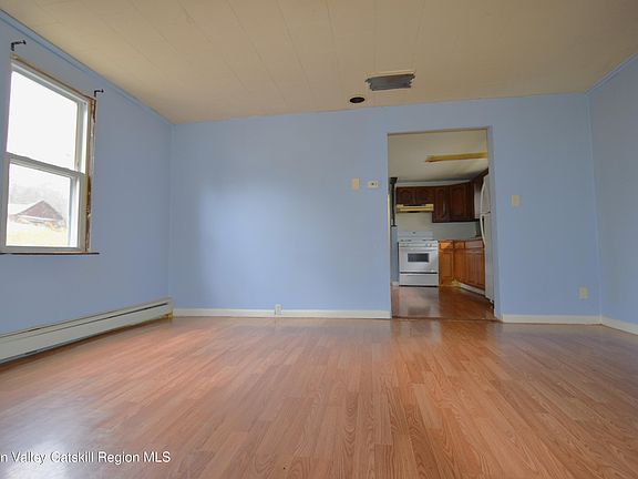 3rd image of 51 Pine Avenue