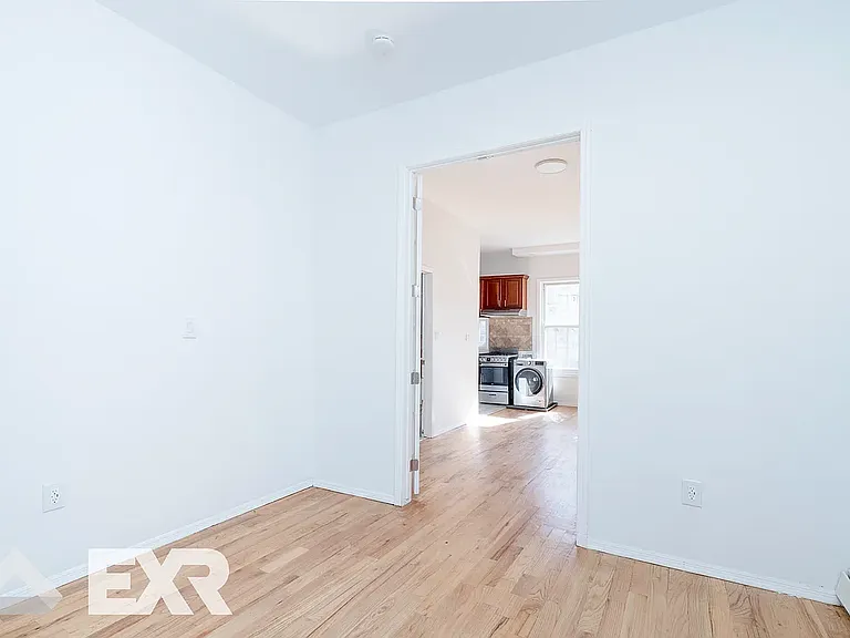 68 Covert St #3B — Photo 8