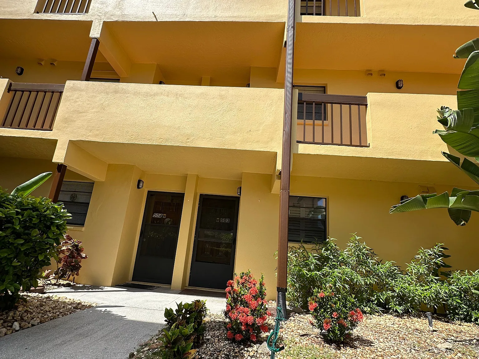 2 bed, 2.0 bath, 1132 sqft, $1,600 — Photo 2