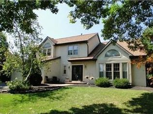715 Crestmont Ln, Langhorne, PA 19047