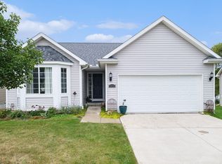 4474 Cross Creek Blvd, Burton, MI