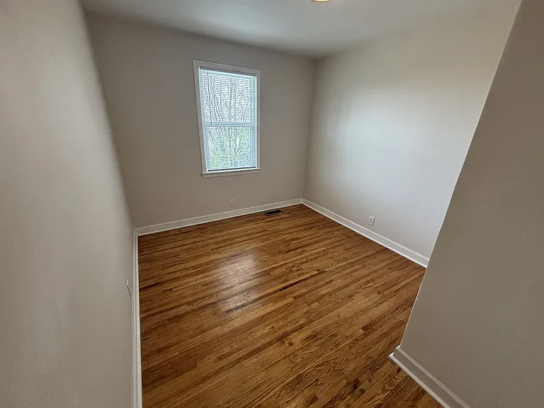 2718 Oakwood Ave — Photo 6