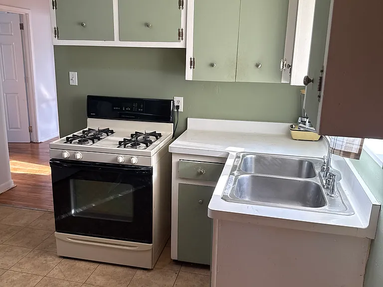 69 Newell Ave — Photo 2