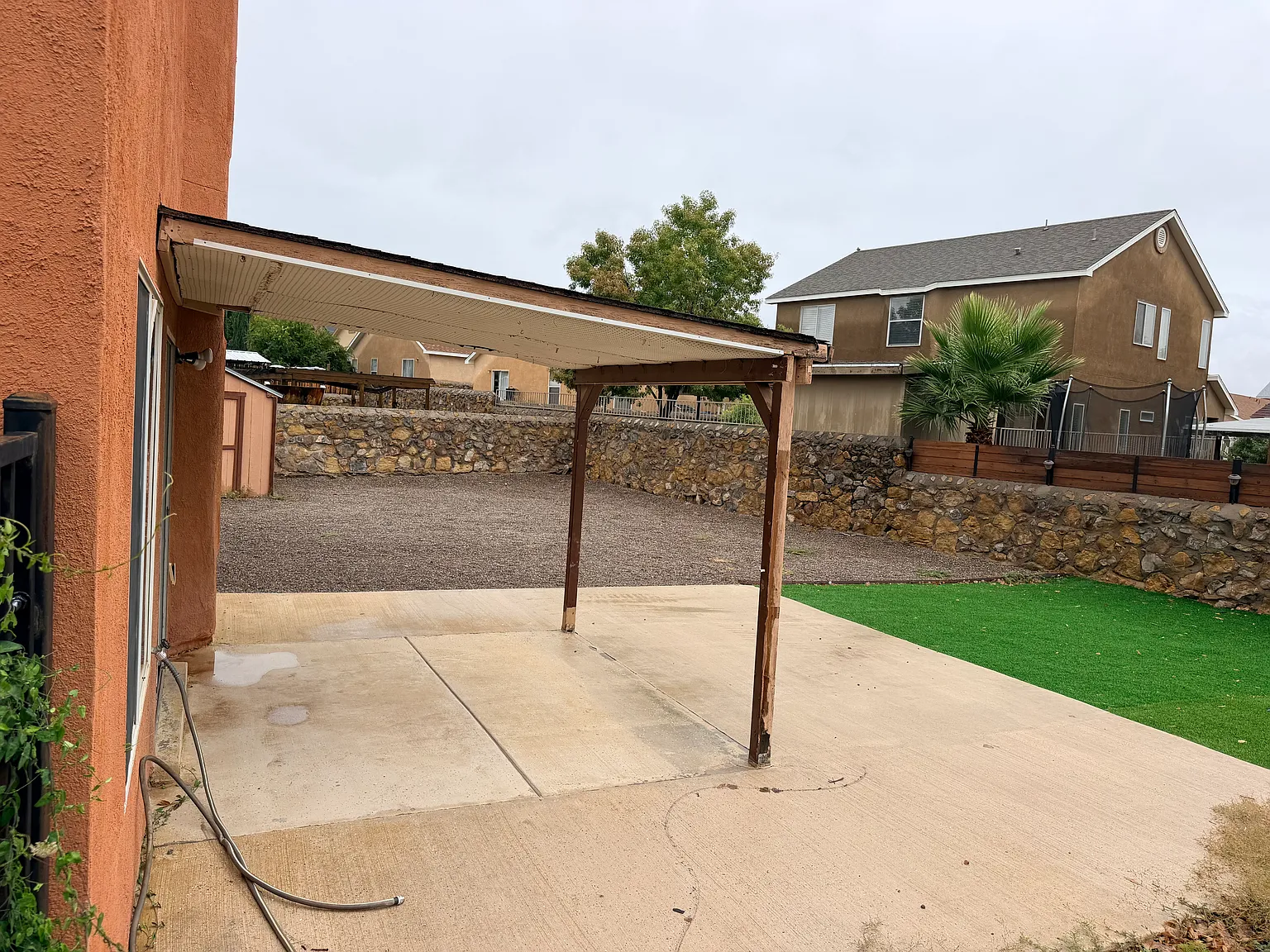 3 bed, 2053 sqft, $1,900 — Photo 2