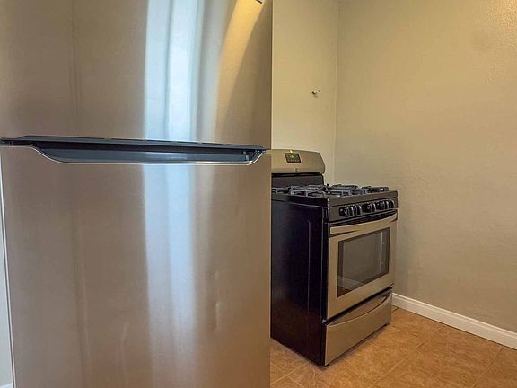 5th image of 3810-3814 39th St #3812