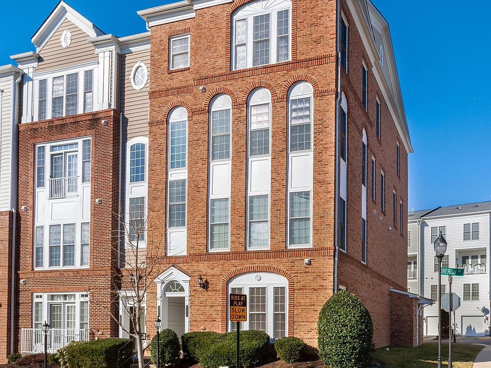 1st image of 2271 Oberlin Dr #447A