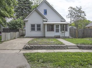 3015 E 9th St, Des Moines, IA 50316
