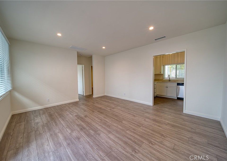 1st image of 926 Manhattan Beach Blvd #926A