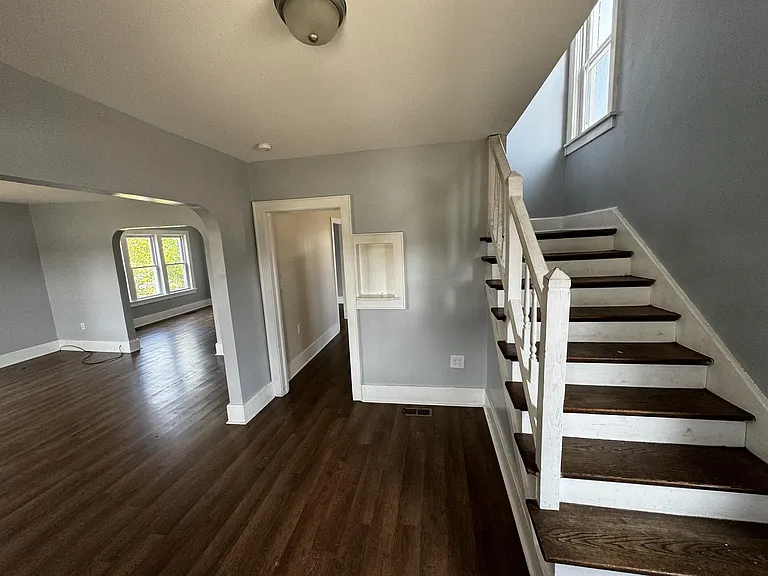 425 Eagle School Rd — Photo 2