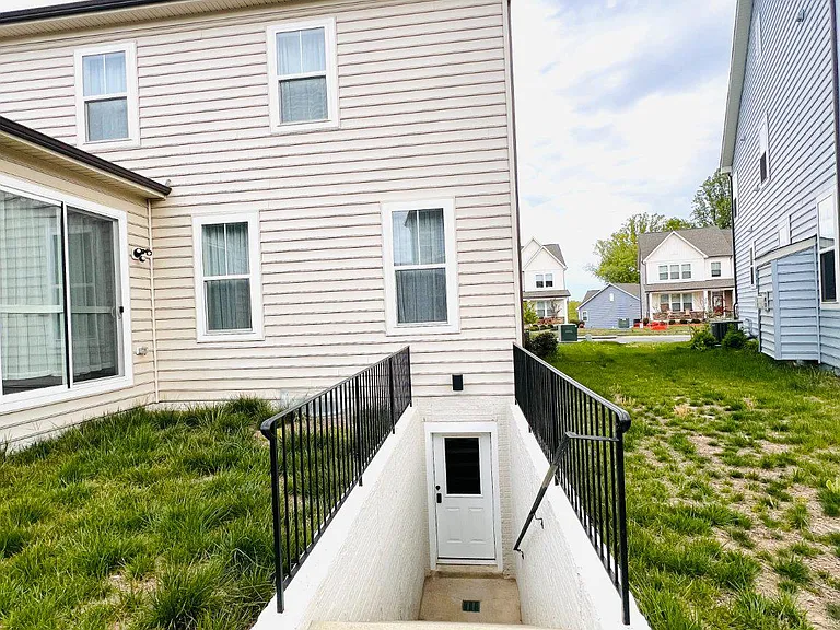 9875 Selkie Ln #BASEMENT — Photo 5