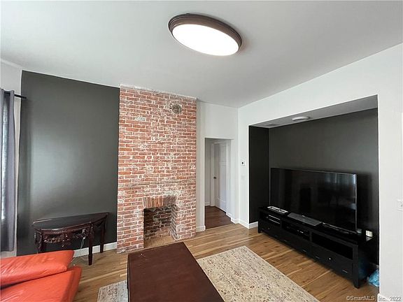 2nd image of 260 Washington St #1