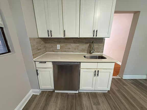 5th image of 6308 Broadway #5E