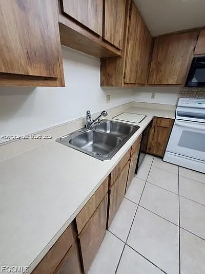 4619 SW 7th Pl #LEFT — Photo 9