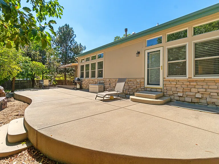 3160 Stevens Cir N — Photo 20