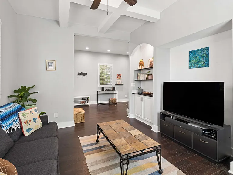 386 Berean Ave SE — Photo 3