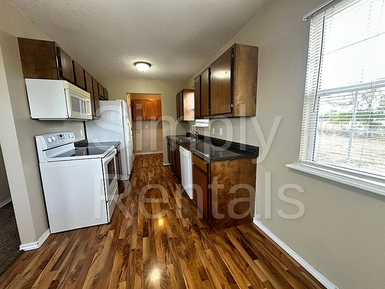 479 Mills Way — Photo 4