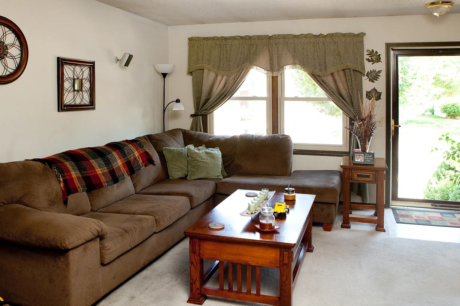 2903 Helen Ct APT B photo 1