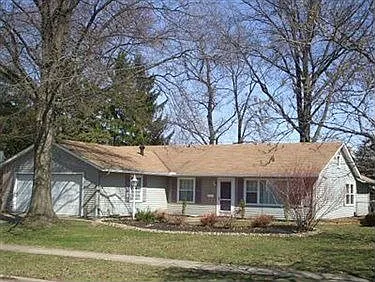 211 Tamarack Dr photo 1