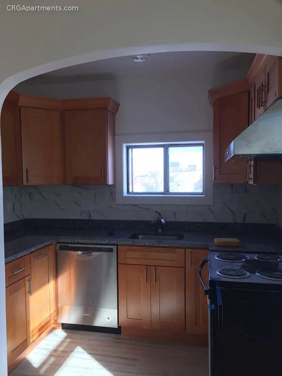 Building Photo - 33 Jefferson St #3T