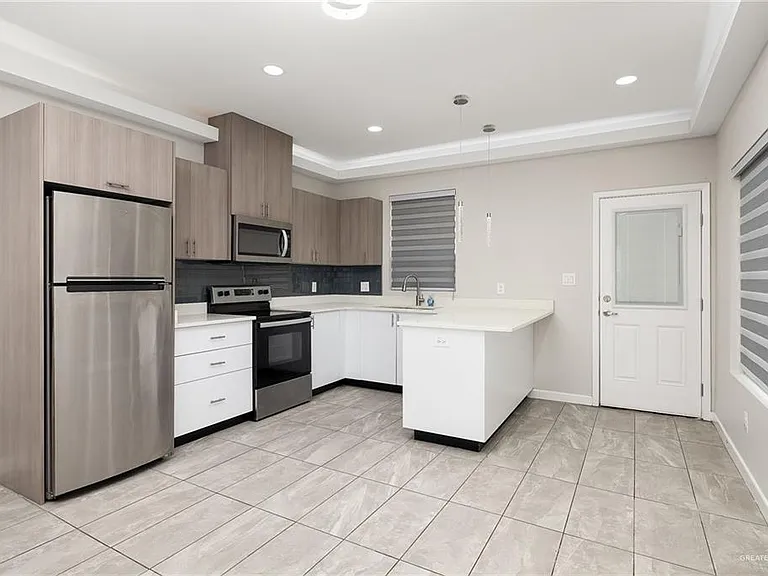 3802 N Robin Ave #3 — Photo 5