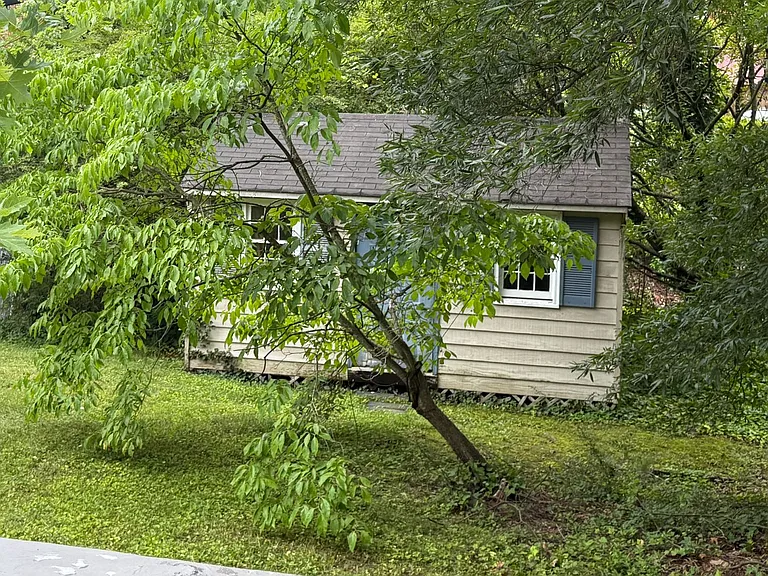 2705 Lawland Dr — Photo 24