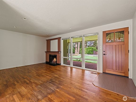 2nd image of 10004 Lake Steilacoom Drive SW