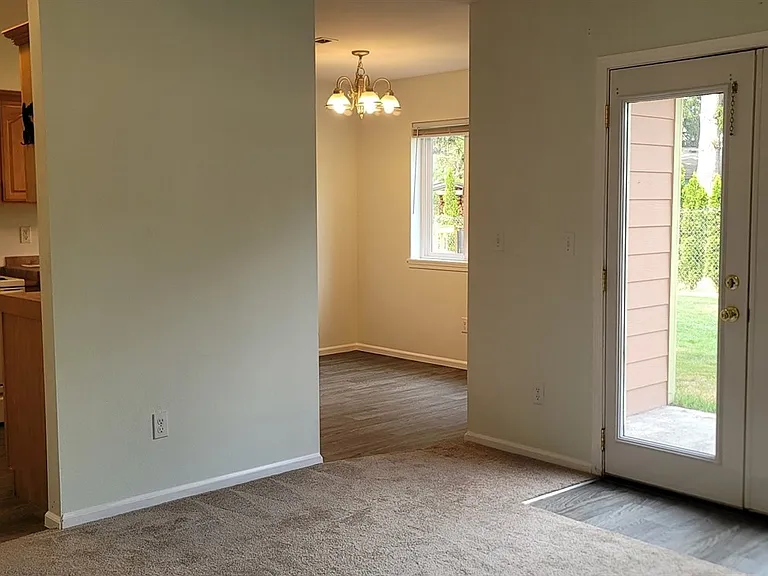 853 Garden Green Pl — Photo 4